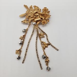 Kirks Folly Fairy with watering can gold tone pin